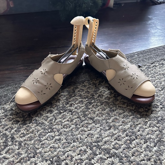 Dr Scholls Cute Women’s Sandals size 7 1/2 - Picture 3 of 9